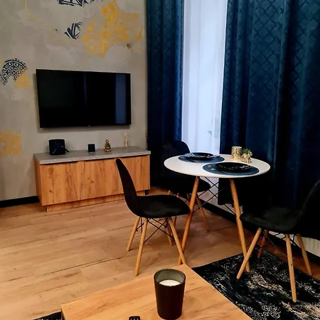 Hola Piotrkowska 69 *