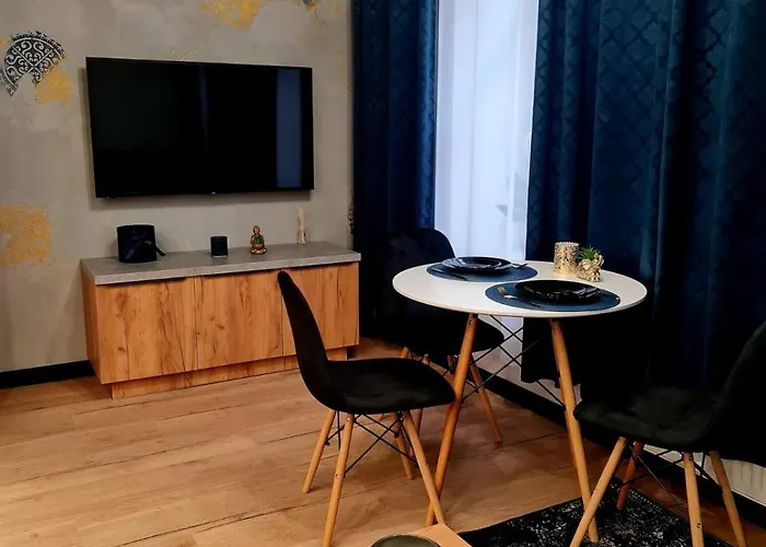 Hola Piotrkowska 69 *